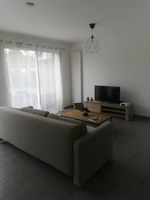 Jolie Maison Entiere Avec 3 Chambres Centre Ville Saint-André-de-Cubzac 外观 照片