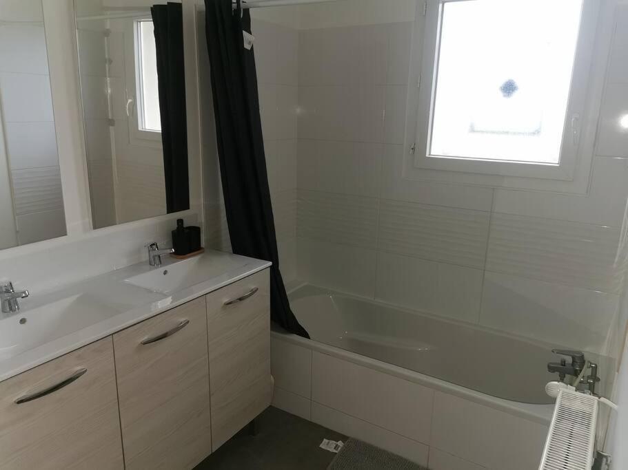 Jolie Maison Entiere Avec 3 Chambres Centre Ville Saint-André-de-Cubzac 外观 照片